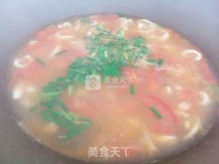 西红柿鱿鱼汤的做法步骤：7
