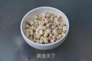 猪肚莲子汤的做法步骤：2