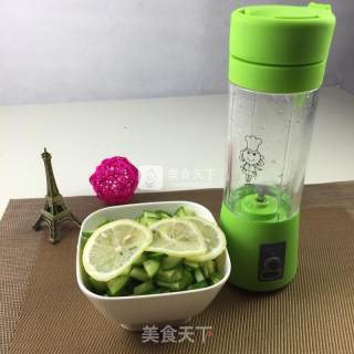 【黄瓜汁+柠檬蜂蜜汁】 止咳化痰健脾功效的做法步骤：1