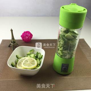 【黄瓜汁+柠檬蜂蜜汁】 止咳化痰健脾功效的做法步骤：3