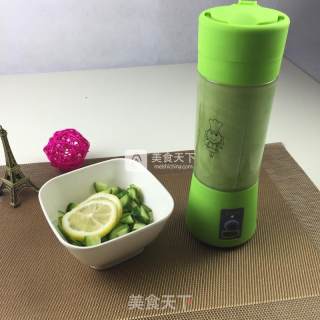 【黄瓜汁+柠檬蜂蜜汁】 止咳化痰健脾功效的做法步骤：4