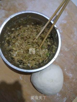 酸菜大蒸饺儿的做法步骤：2