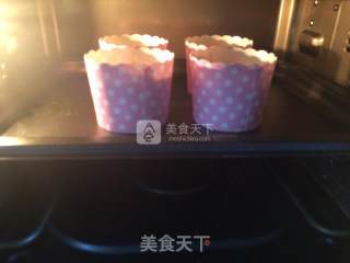 翻糖杯子蛋糕的做法步骤：10