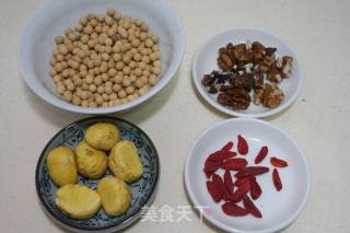 板栗核桃枸杞豆浆的做法步骤：1