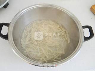 烤箱版生菜金针菇的做法步骤：2