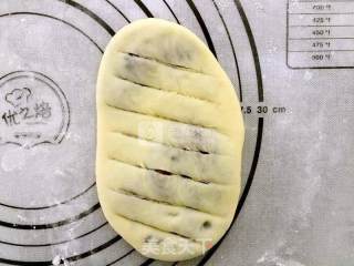 豆沙卷面包的做法步骤：10