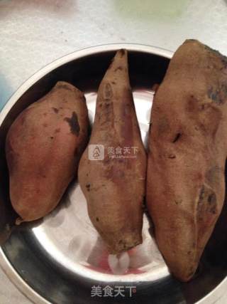 地瓜饼的做法步骤：1