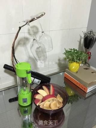 【苹果雪莲果蜂蜜汁】 调理肠胃-排毒养颜的做法步骤：1