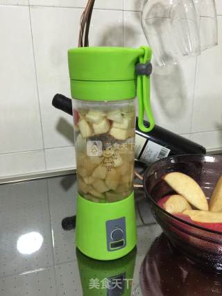 【苹果雪莲果蜂蜜汁】 调理肠胃-排毒养颜的做法步骤：5
