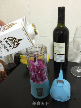 红心火果龙果牛奶汁--抗衰老、保护胃黏膜、美白皮肤、促进消化的做法步骤：3