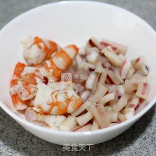 口感丰富的营养焗饭---大虾鲜蔬焗饭的做法步骤：3
