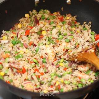 口感丰富的营养焗饭---大虾鲜蔬焗饭的做法步骤：6