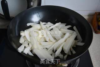 佛手瓜炒肉的做法步骤：3