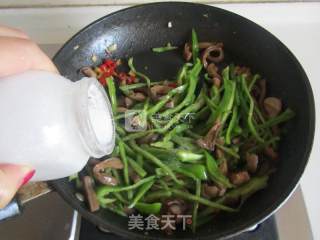 肚片木耳花生汤的做法步骤：16