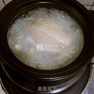 健脾养胃四神猪肚汤的做法步骤：2