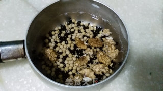 双豆红枣豆浆的做法步骤：2