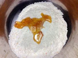 全麦蓝莓柠檬面包by：普蓝高科蓝莓美食特约撰稿人的做法步骤：2