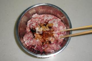 野葱鲜肉小馄饨的做法步骤：1
