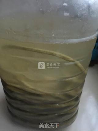 咸缸豆炒肉丁的做法步骤：1