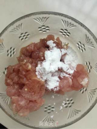 咸缸豆炒肉丁的做法步骤：4