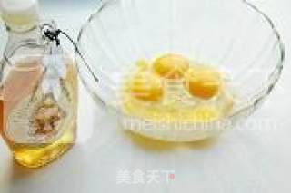 姜橙香枕蛋糕的做法步骤：1