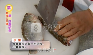 茶熏鲈鱼的做法步骤：2