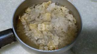 银耳雪梨汁的做法步骤：1
