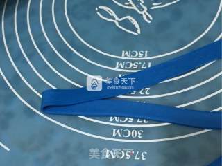 青花翻糖蛋糕的做法步骤：8