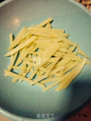 比肯德基还好吃的薯条的做法步骤：1