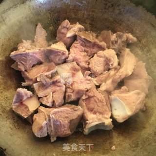糖醋排骨的做法步骤：3