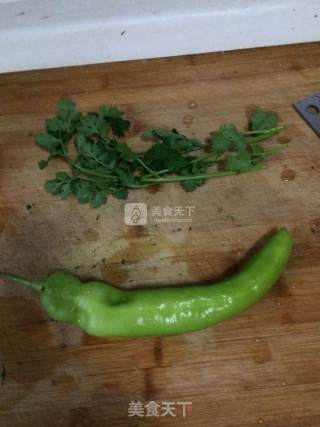 腌辣椒（下饭小菜）的做法步骤：1