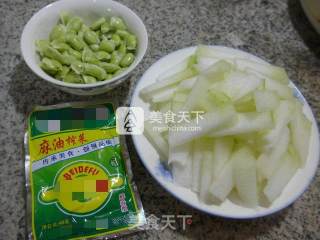 榨菜丝毛豆煮冬瓜的做法步骤：1
