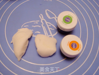 花朵翻糖纸杯蛋糕的做法步骤：4
