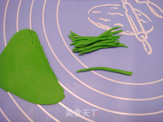 花朵翻糖纸杯蛋糕的做法步骤：13