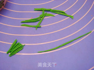 花朵翻糖纸杯蛋糕的做法步骤：25
