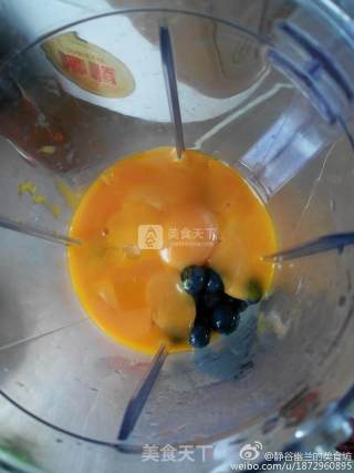 蓝莓肉松蛋卷by：普蓝高科蓝莓美食特约撰稿人的做法步骤：1
