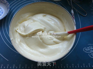 蓝莓戚风蛋糕by：普蓝高科蓝莓美食特约撰稿人的做法步骤：6