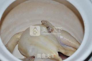 红菇鸡汤的做法步骤：2