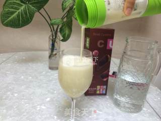 香蕉鸡蛋牛奶汁（热饮）的做法步骤：7