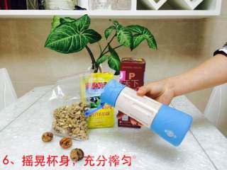 核桃仁牛奶汁的做法步骤：6