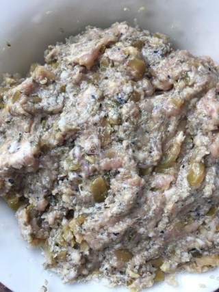 鲜肉酥皮的做法步骤：1