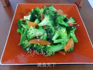 蒜茸炒西兰花的做法步骤：7