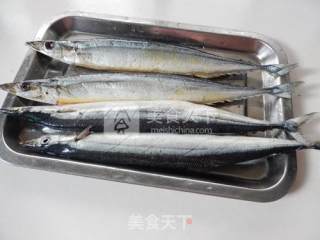 孜然烤秋刀鱼的做法步骤：1