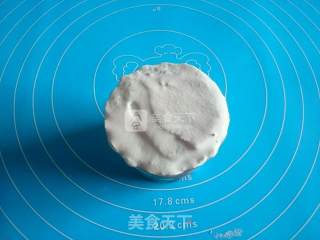 玫瑰花翻糖蛋糕的做法步骤：3
