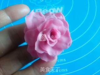 玫瑰花翻糖蛋糕的做法步骤：14