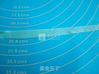 玫瑰花翻糖蛋糕的做法步骤：17
