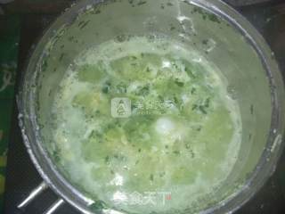 6月以上宝宝辅食菠菜花鸡蛋面的做法步骤：4