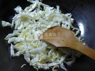 黄花菜炒白菜的做法步骤：2
