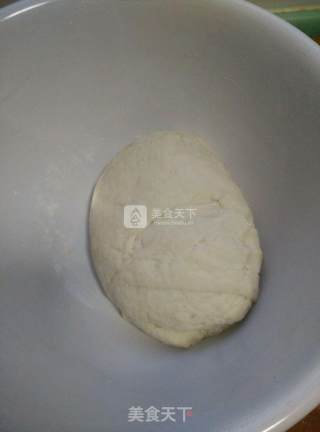 茼蒿肉馅千层饼的做法步骤：1