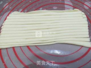 银丝花卷的做法步骤：7